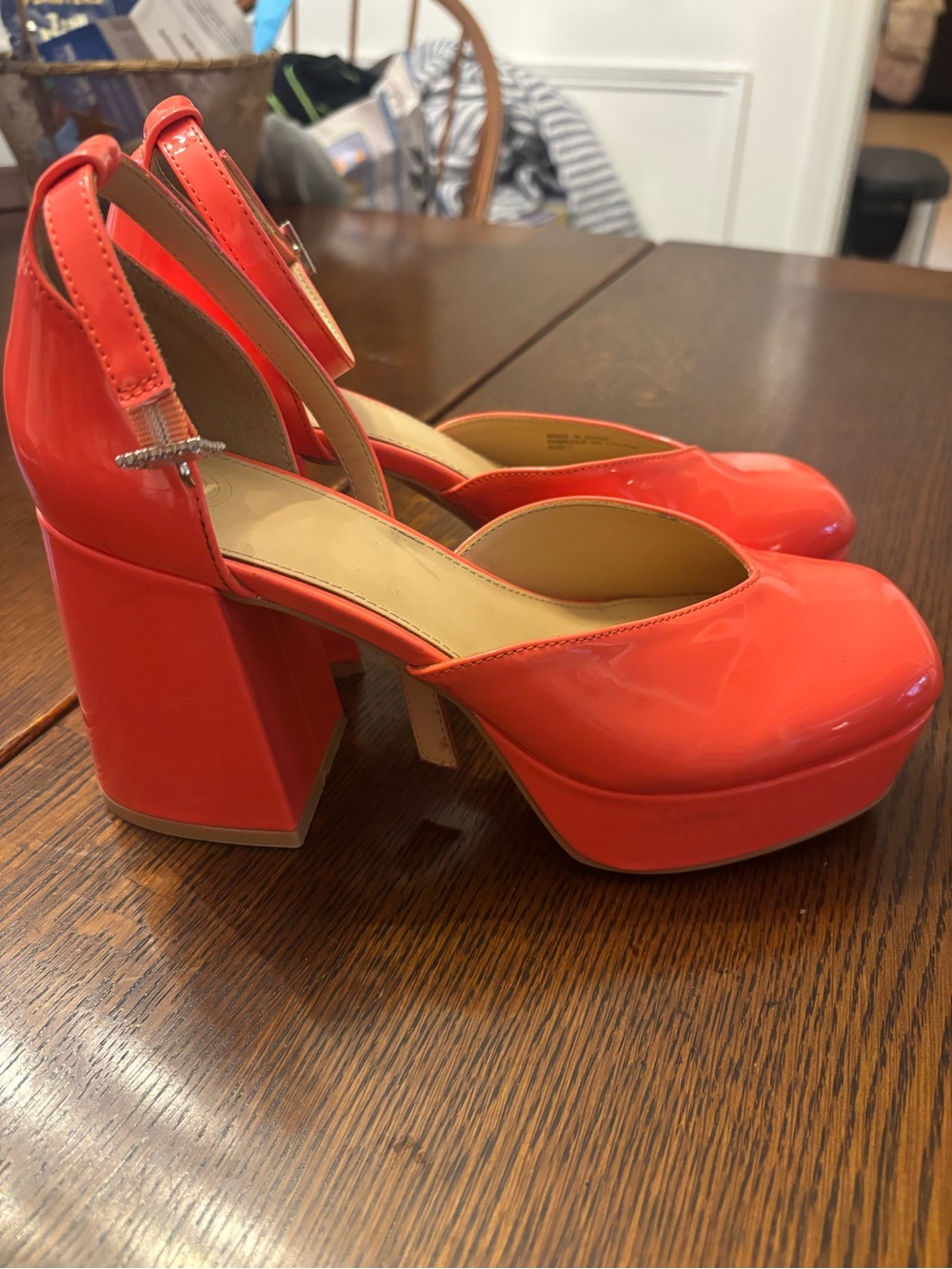 Urban Outfitters Coral Orange Patent Leather Platform Chunky High Heel Sz 7